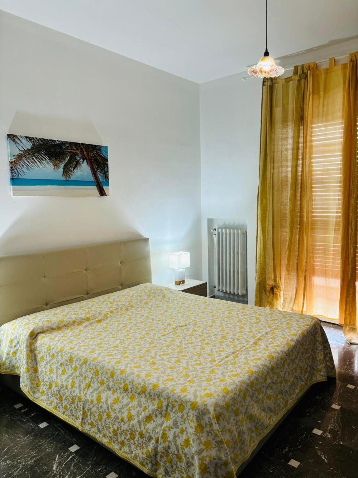 Matthias Central Rooms And Accomodation Bari Esterno foto