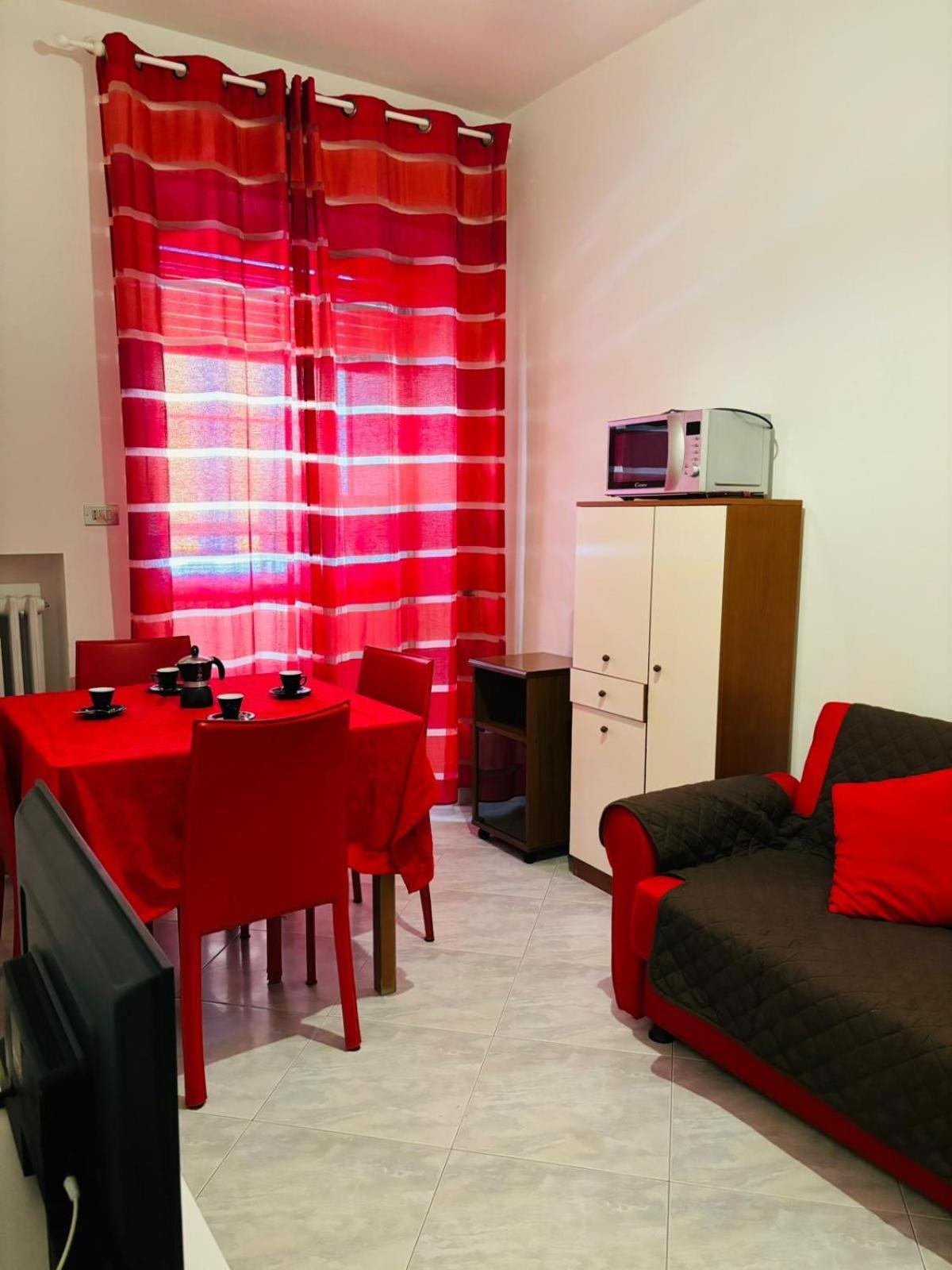 Matthias Central Rooms And Accomodation Bari Esterno foto