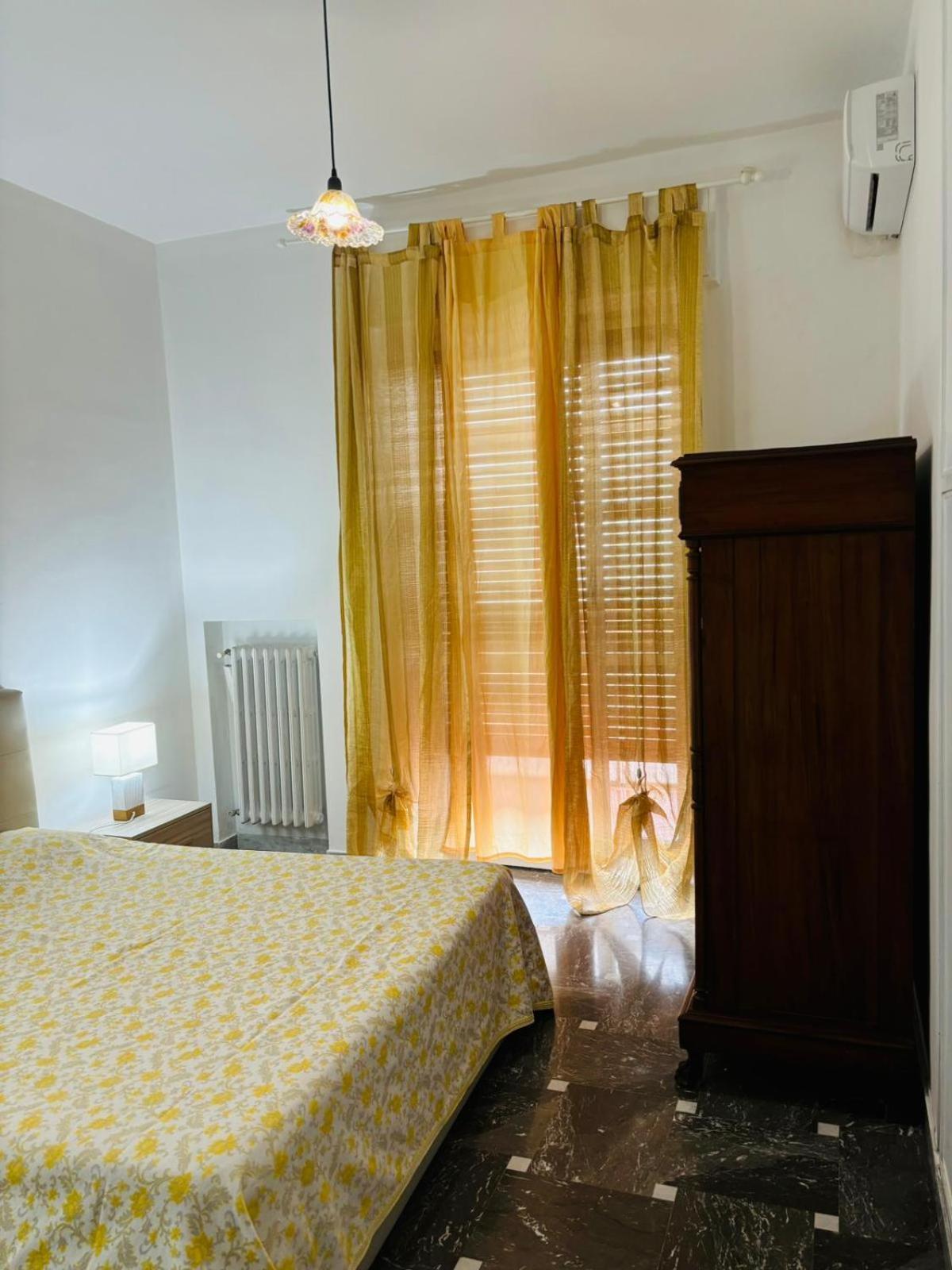 Matthias Central Rooms And Accomodation Bari Esterno foto