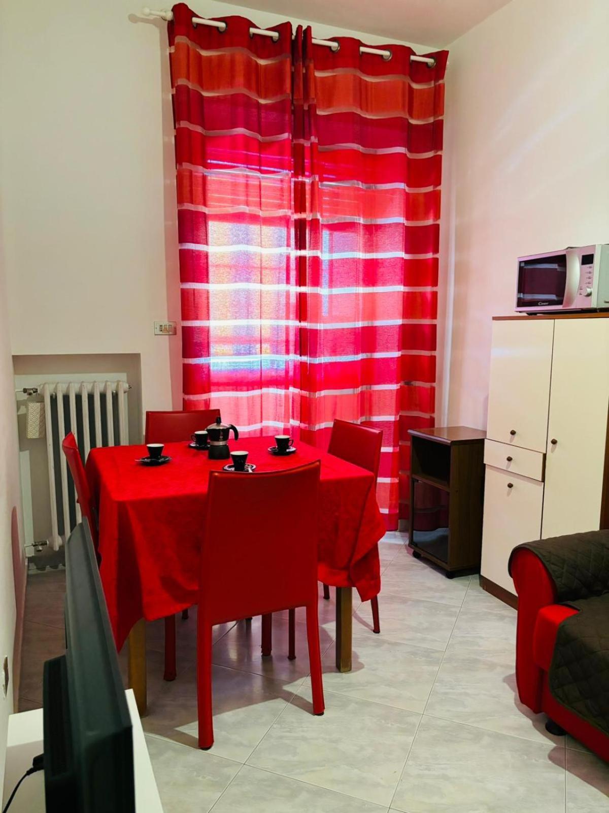 Matthias Central Rooms And Accomodation Bari Esterno foto