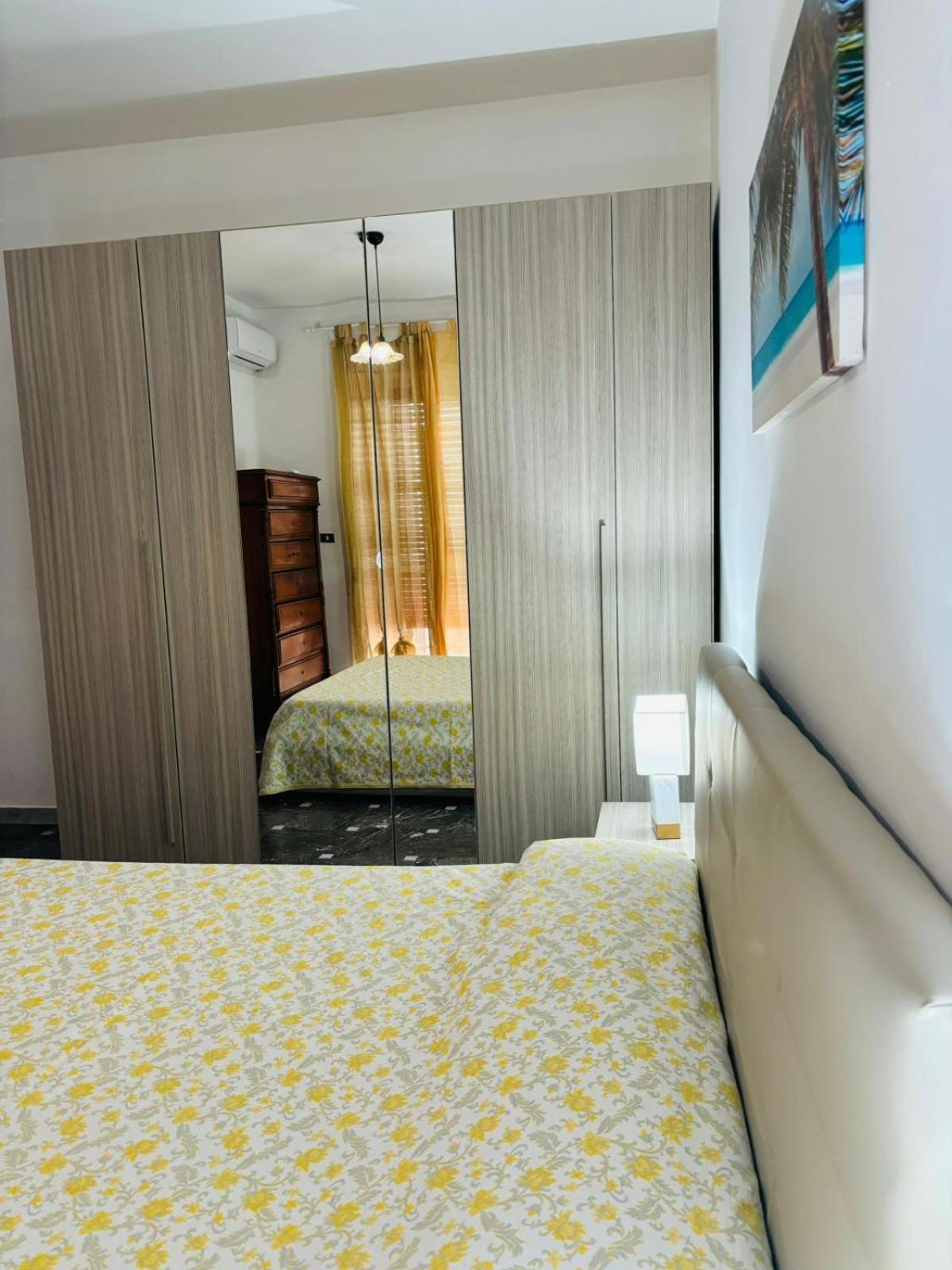 Matthias Central Rooms And Accomodation Bari Esterno foto