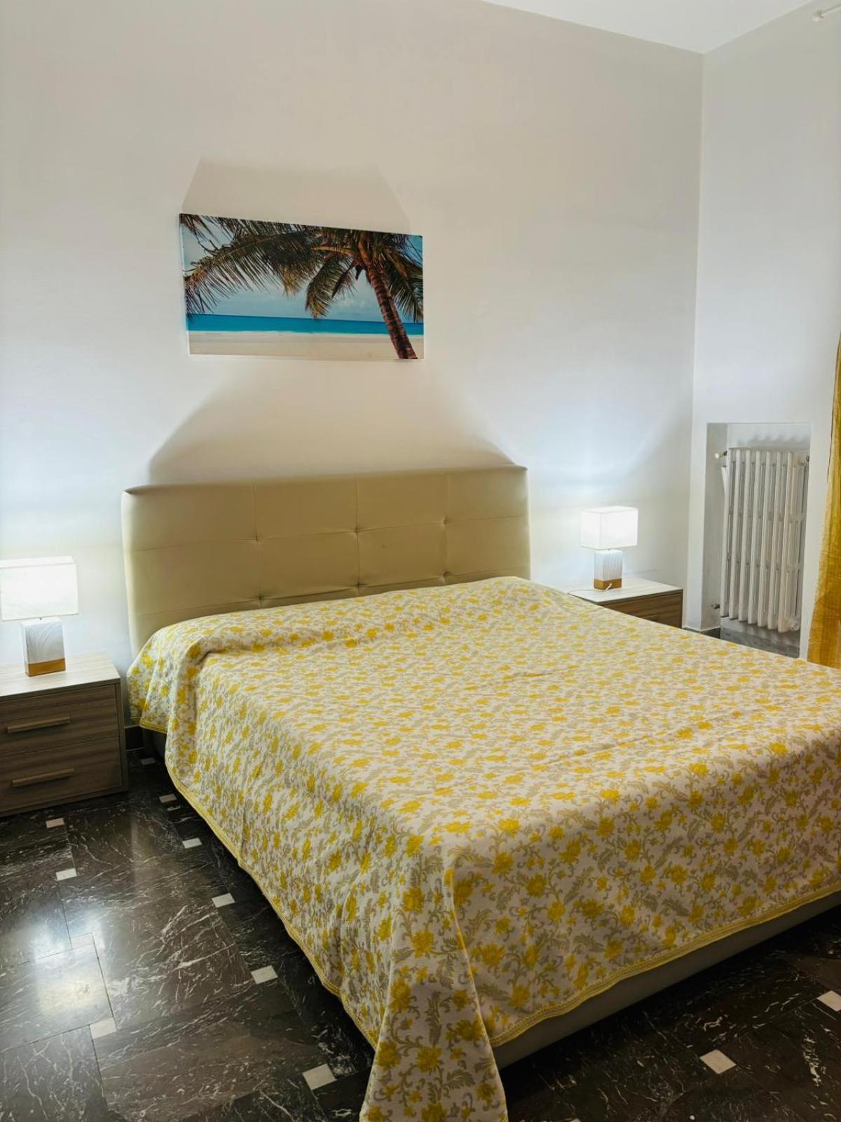 Matthias Central Rooms And Accomodation Bari Esterno foto