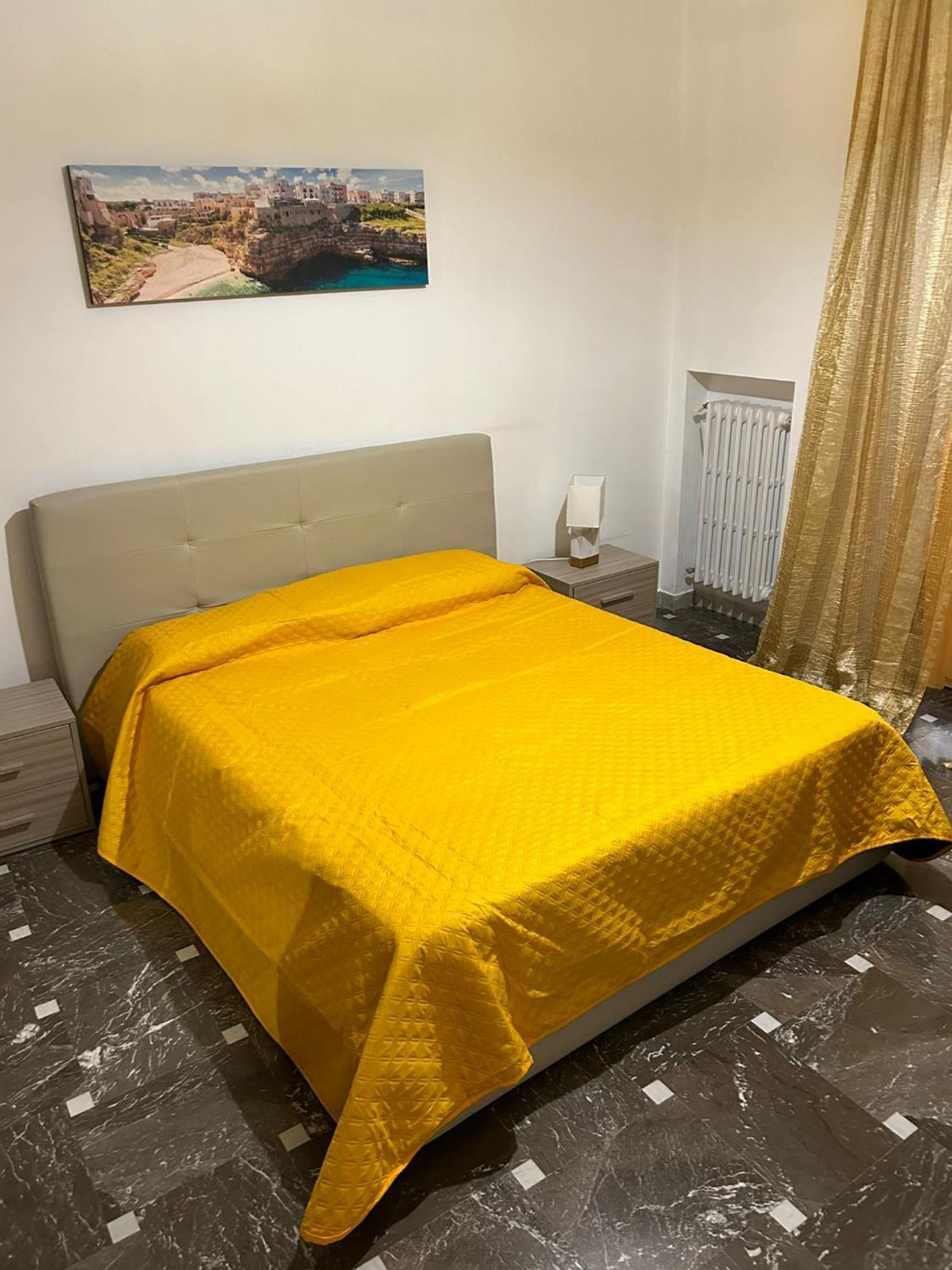 Matthias Central Rooms And Accomodation Bari Esterno foto