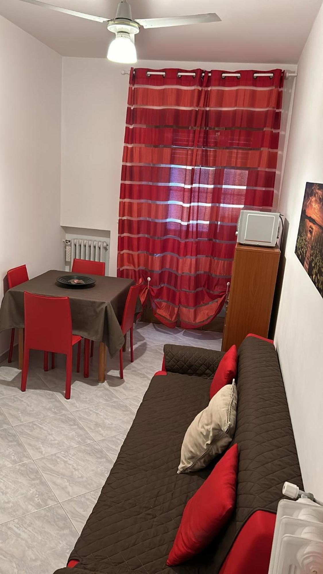 Matthias Central Rooms And Accomodation Bari Esterno foto
