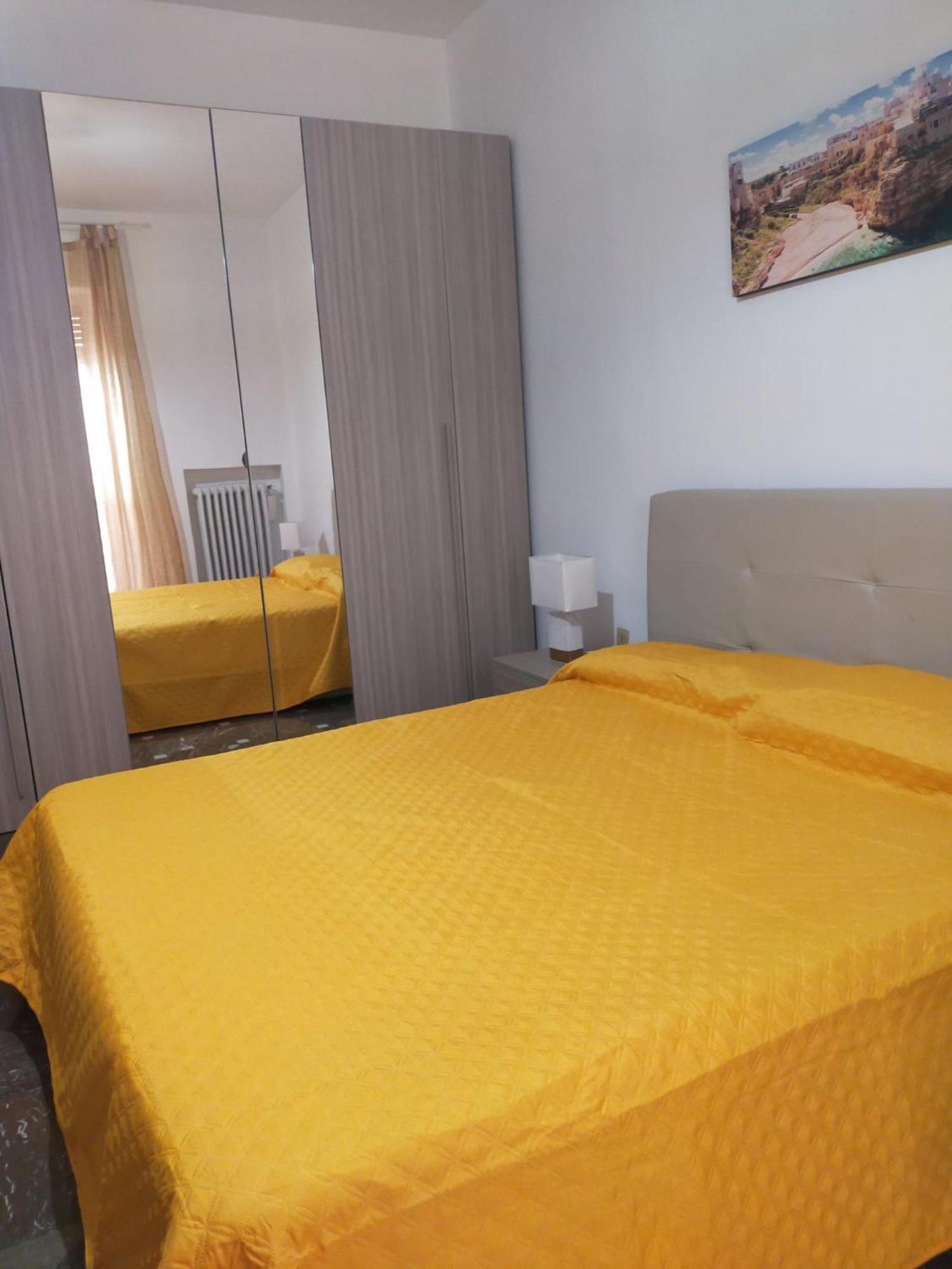 Matthias Central Rooms And Accomodation Bari Esterno foto