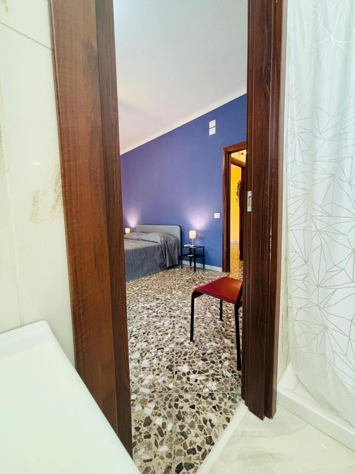 Matthias Central Rooms And Accomodation Bari Esterno foto
